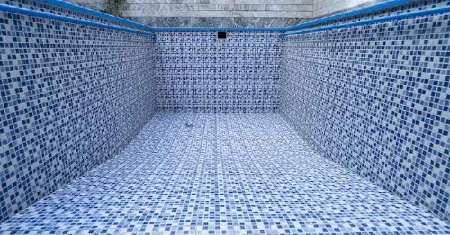 مراحل عایق کاری استخر-decomallnovin