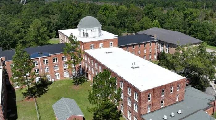 مزایای کلیدی و کاربردی استفاده از چسب شیب بندی بام