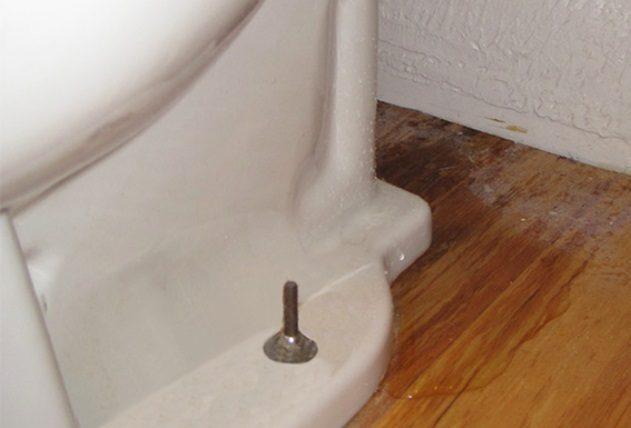 دلایل نشت آب سرویس بهداشتی از طبقه بالا